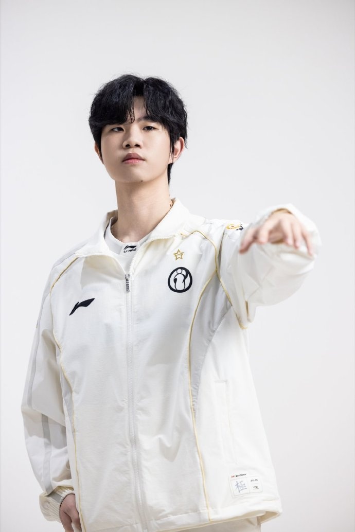 IG分享选手照片：定妆照返图掉落